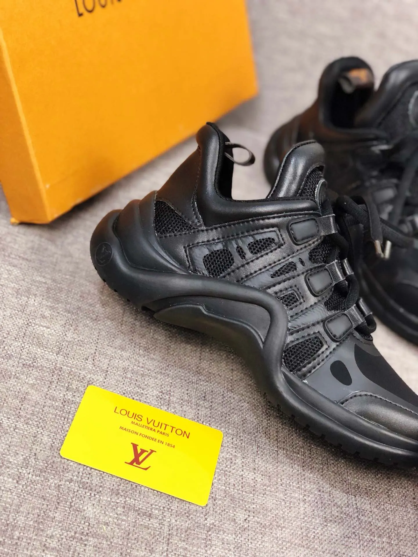 CE - LUV Archlight Full Black Sneaker