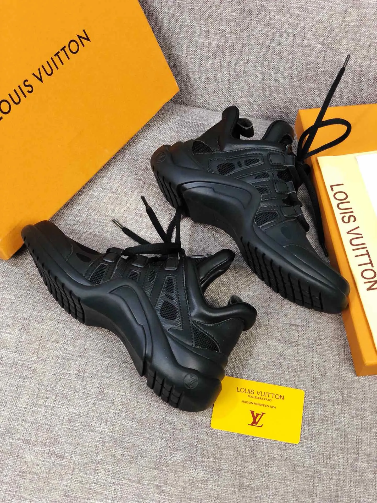 CE - LUV Archlight Full Black Sneaker