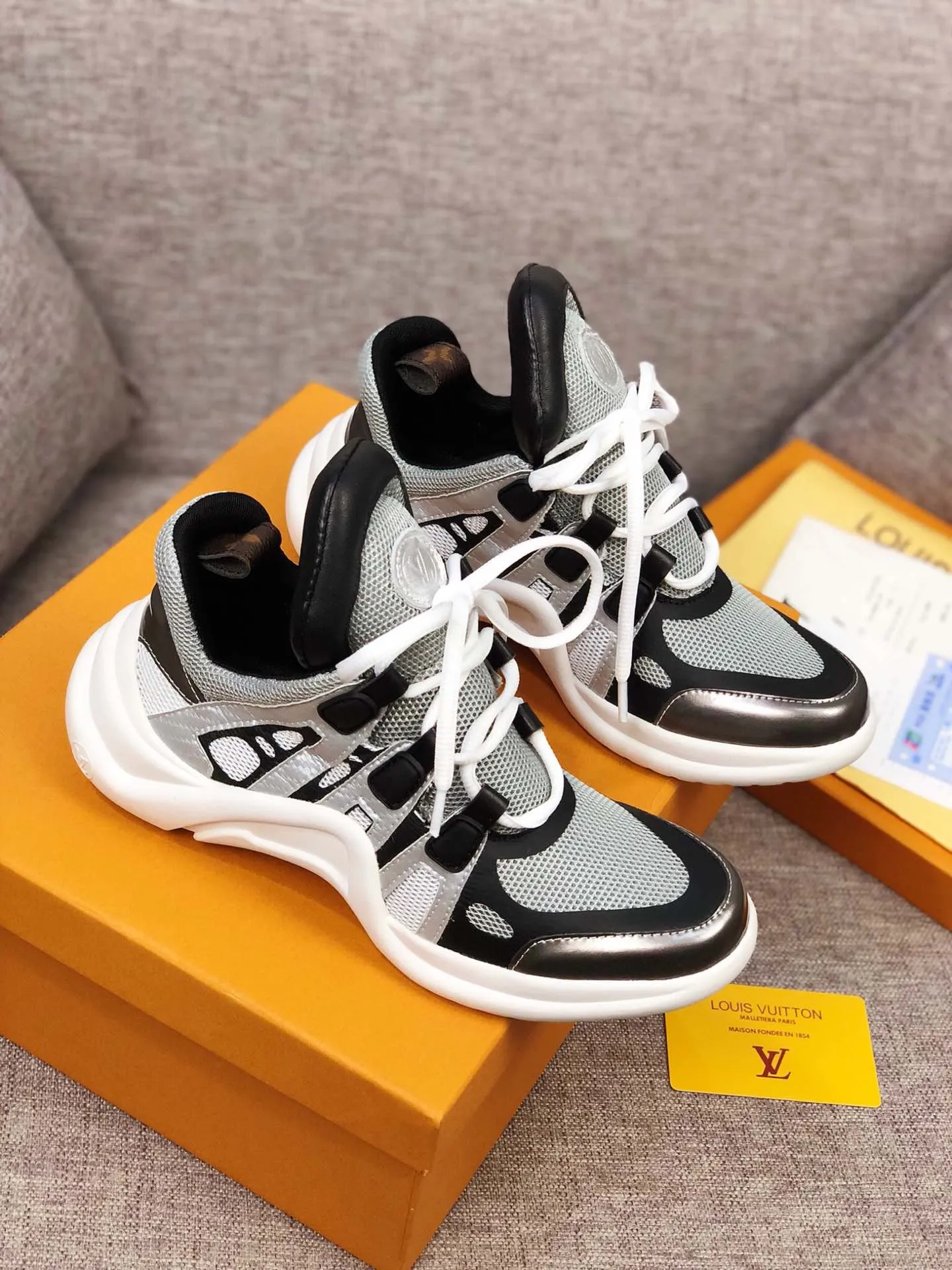 PT - LUV Archlight Brown Black Sneaker
