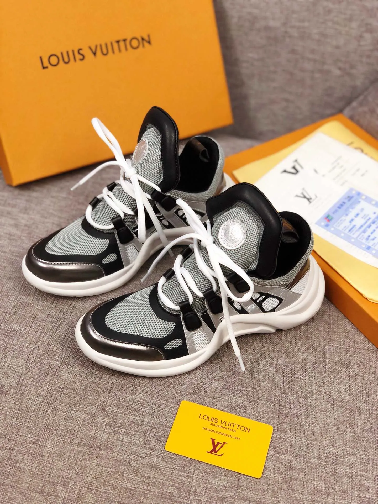 PT - LUV Archlight Brown Black Sneaker