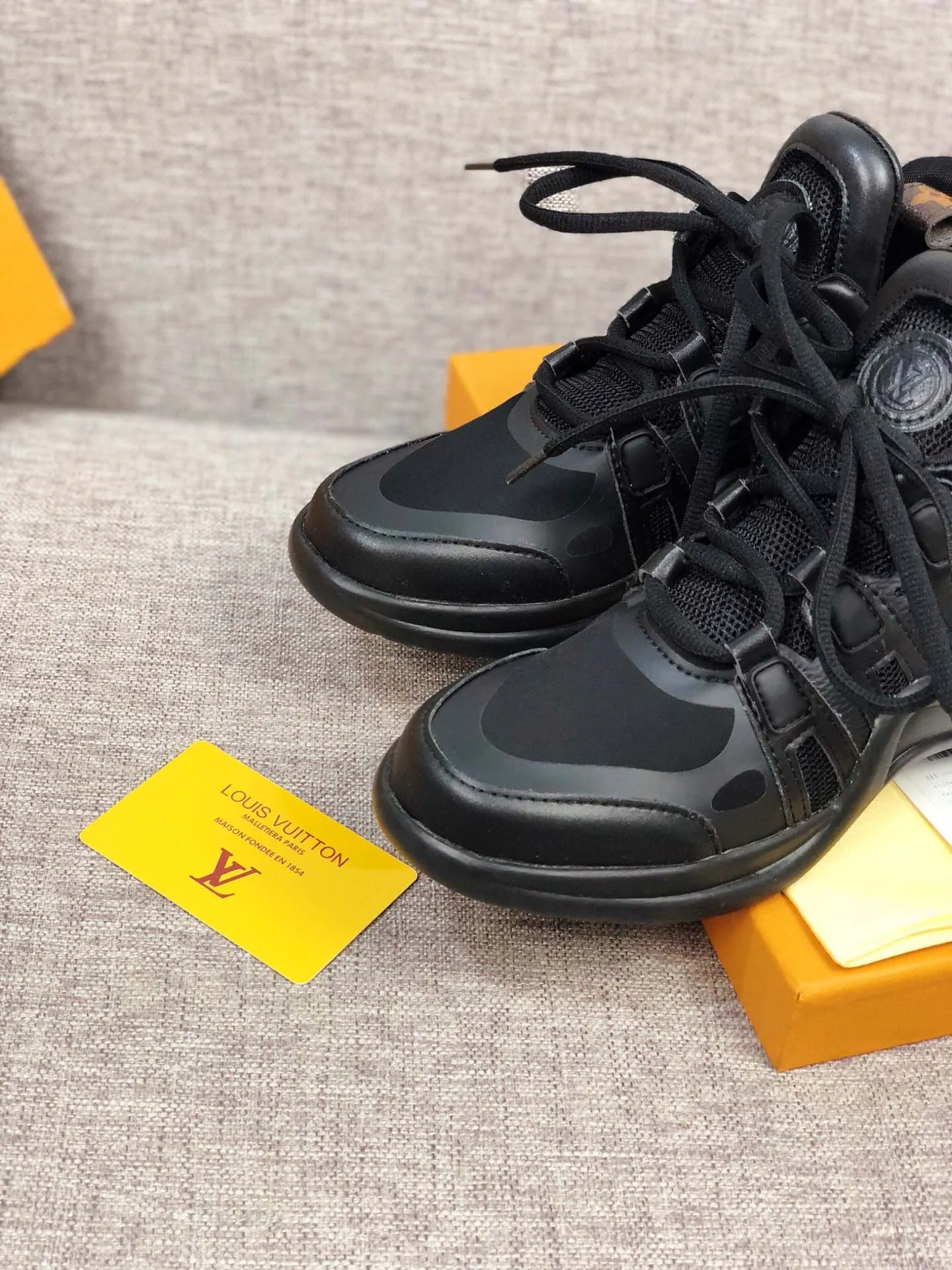 PT - LUV Archlight Full Black Sneaker