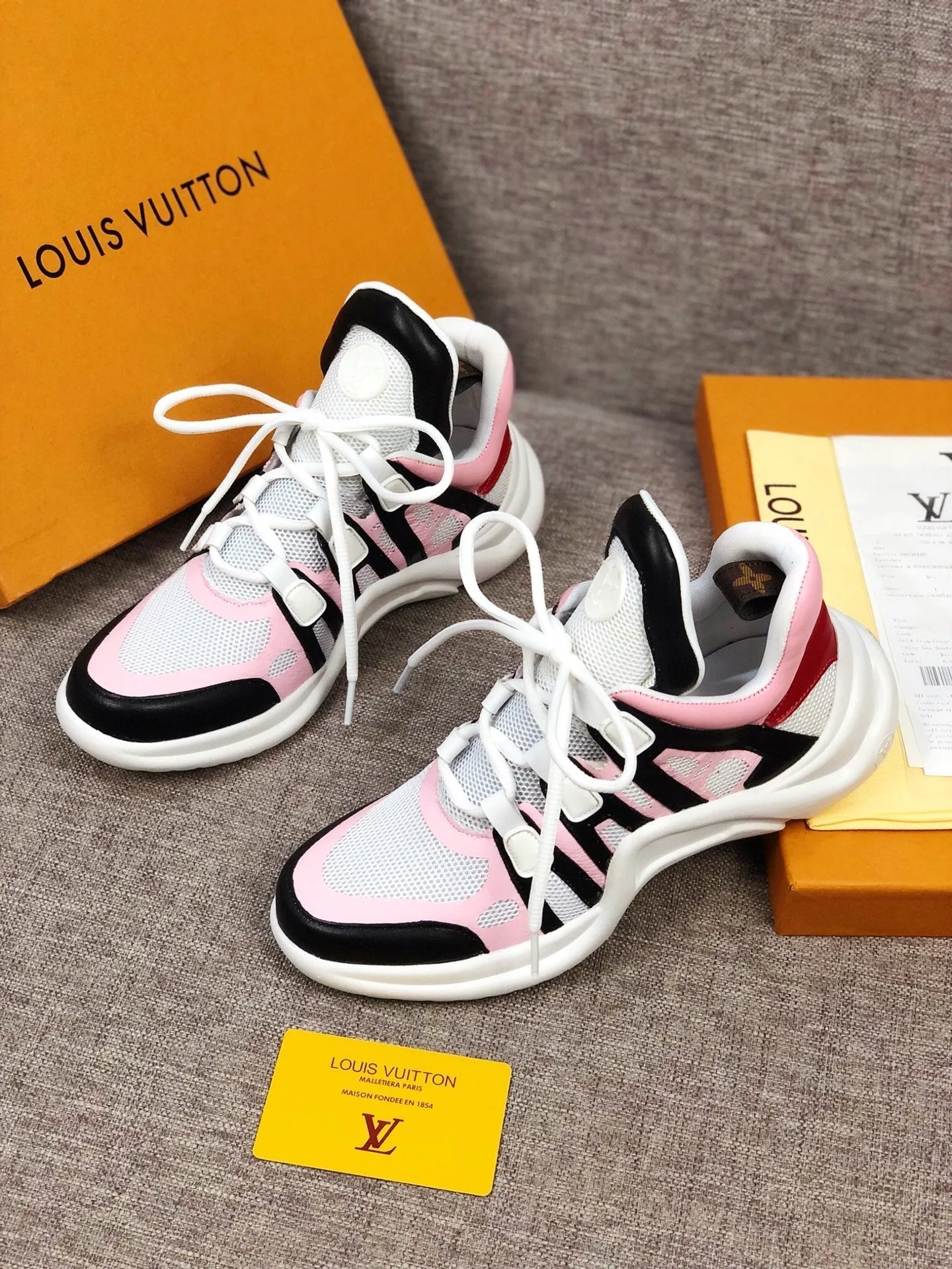 PT - LUV Archlight Pink Black Sneaker